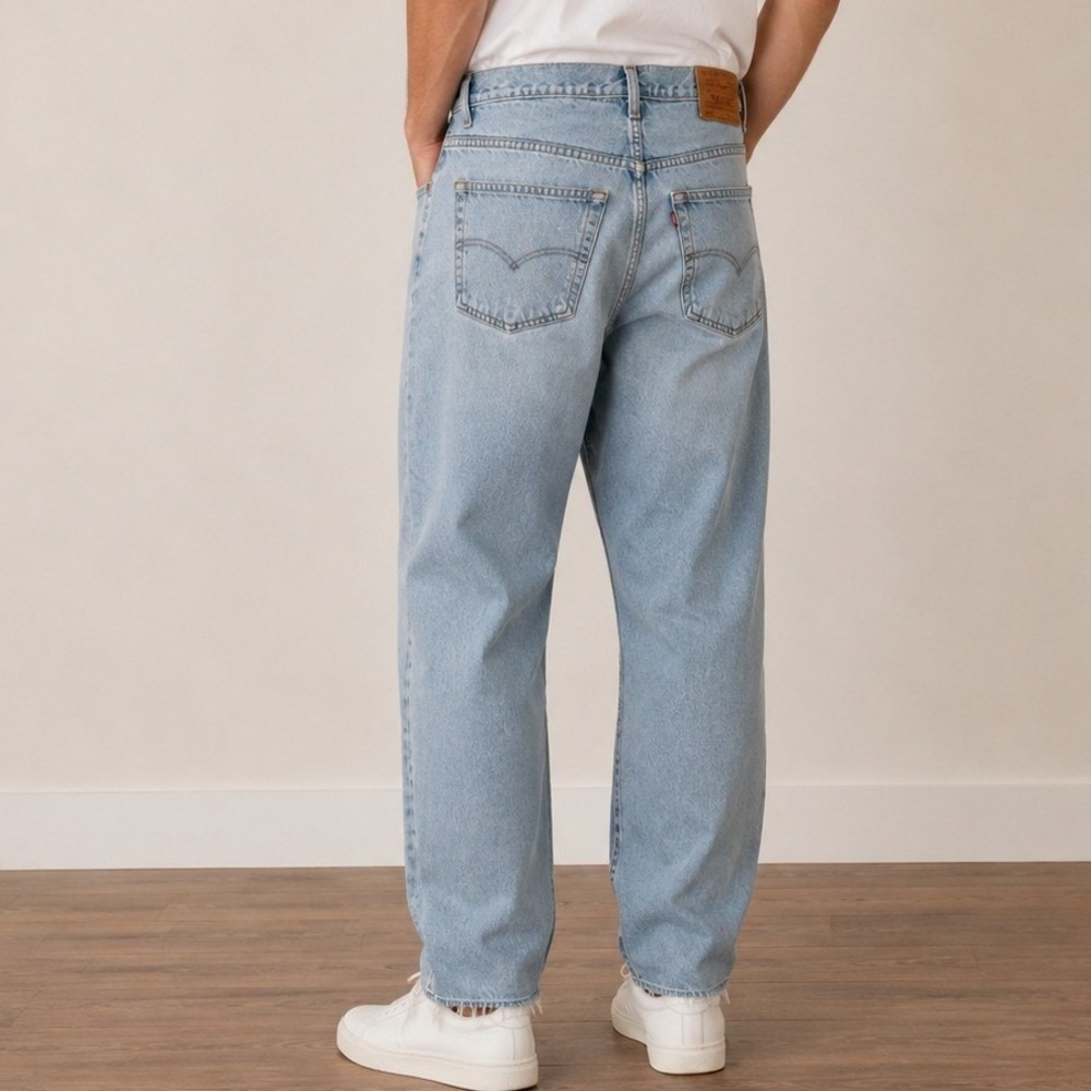 Vintage 02 Levis 560 Loose Fit Tapered Leg Light Wash Denim 38x32 Jeans Gorpcore